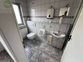 Lagerhalle Toilette - 