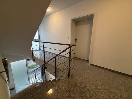 Eingangsbereich Treppenhaus OG - Etagenwohnung mit 63,30 m&sup2; in Herford zum Kaufen