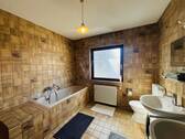 Obergeschoss Bad, Wanne, Dusche 2 - 