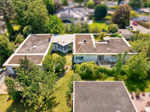 Drohnenansicht - 9 Zimmer Bungalow zum Kaufen in Kelkheim (Taunus)