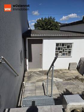 Terrasse 2 hinter Garage - 