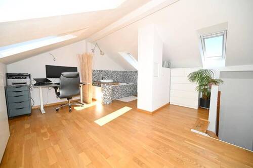 Dachstudio mit Badeecke/WC - 