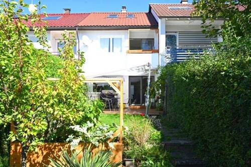 Hausansicht Südwest - 4 Zimmer Reihenmittelhaus zum Kaufen in Leonberg