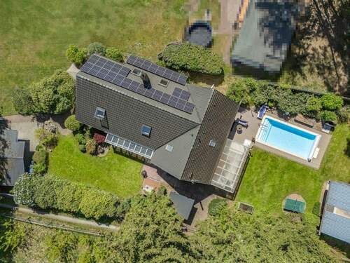 von oben - 7 Zimmer Einfamilienhaus zum Kaufen in Stelle / Büllhorn