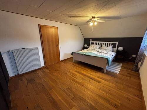 Schlafzimmer DG Maisonette-Wohnung Nr.6 - 