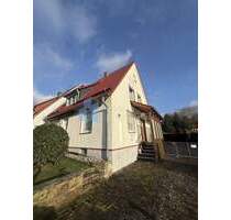 Sehr gepflegte und modernisierte Doppelhaushälfte in Staufenberg-Uschlag