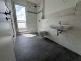 Badezimmer mit Tageslicht - 