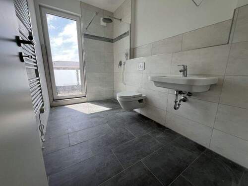 Badezimmer mit Tageslicht - 