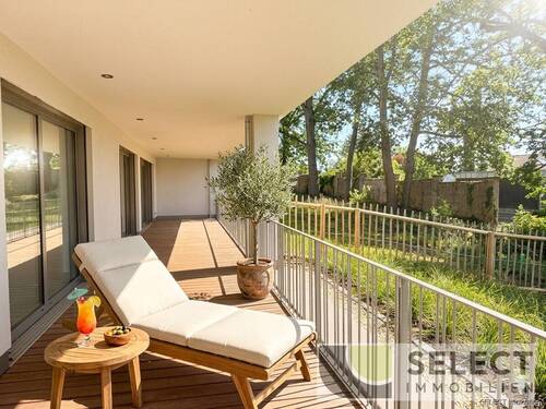 Terrasse-Möbel KI generiert - 