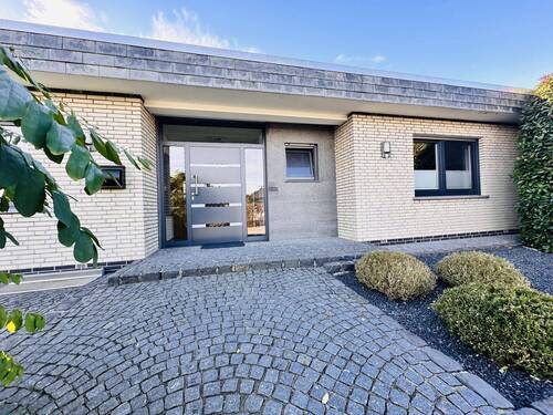 Hauseingang - Einfamilienhaus mit 170,00 m&sup2; in Heinsberg zum Kaufen