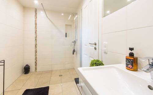 Duschbad im Erdgeschoss - 