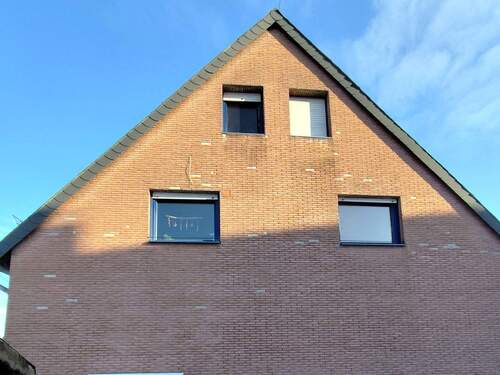 gedämmte Giebelseite - Mehrfamilienhaus, Wohnhaus in Pfalzfeld zum Kaufen