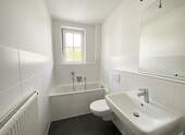 Badezimmer mit Wanne - 