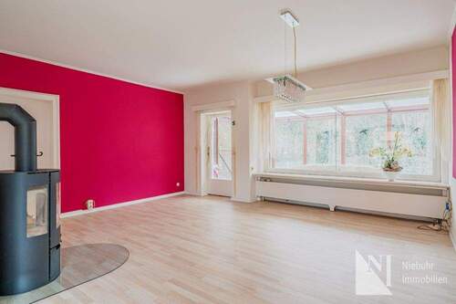 Lichtdurchflutetes Wohnzimmer - 