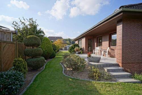 Titelbild - Volksbank Immobilien: Ihr Zuhause auf einer Ebene - Bungalow mit Tiefgarage!