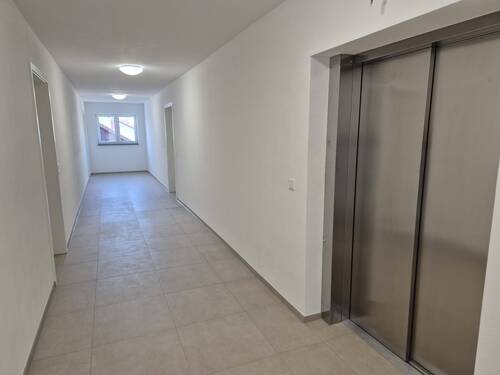Fahrstuhl.jpg - Etagenwohnung mit 64,90 m² in Eppenbrunn zur Miete