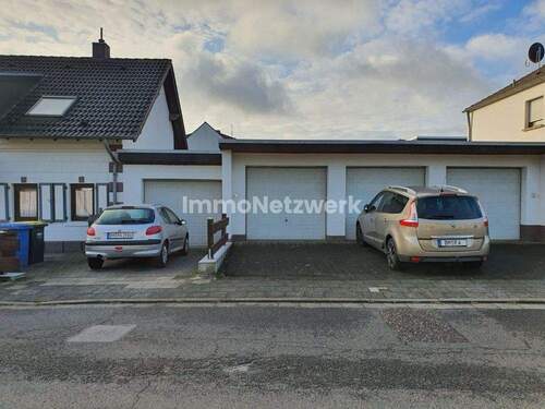 Front - 6 Zimmer Mehrfamilienhaus, Wohnhaus zum Kaufen in Elsdorf