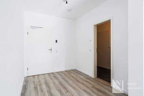 Eingangsbereich - 4 Zimmer Etagenwohnung zum Kaufen in Neetze