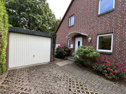 20250808_105142457_iOS - 4 Zimmer Doppelhaushälfte in Nienburg