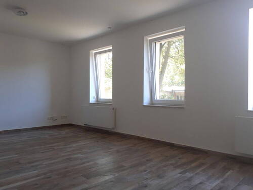Wohnzimmer (Beispiel) - ERSTBEZUG NACH SANIERUNG! 2R-Wohnung in ruhiger Lage + Stellplatz, ca. 42 m²