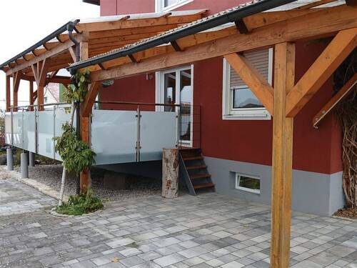 Carport und Terrasse EG - 