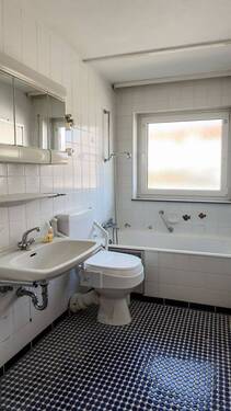 Bad Zustand noch nicht renoviert - 