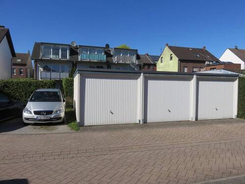 3 Garagen gehören zum Haus - 