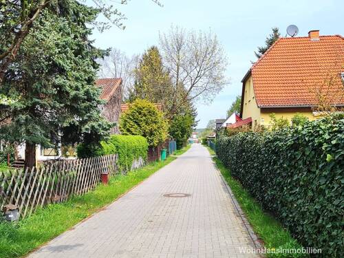 Befestigte Anliegerstraßen - Ruhige Anliegerstraße in Seenähe - Bauträgerfreies Grundstück