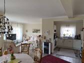 Wohn-Esszimmer mit offener Küche (ohne EBK) - 