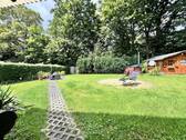 Garten - Ruhig gelegene Wohnung mit großem Garten - Wohnen wie im Haus
