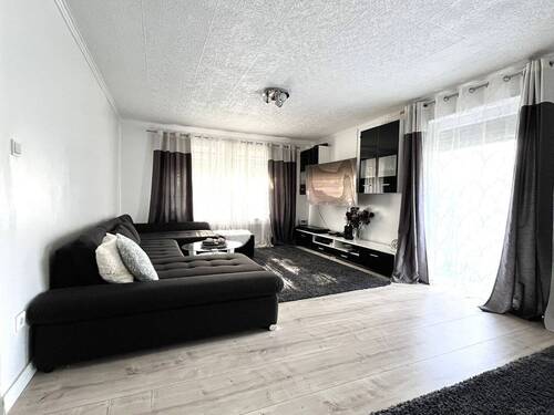 Wohnzimmer - 3 Zimmer Etagenwohnung zum Kaufen in Leverkusen