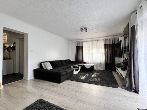 Wohnzimmer - 3 Zimmer Etagenwohnung in Leverkusen