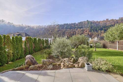 Terrasse und Garten mit Panoramablick - 