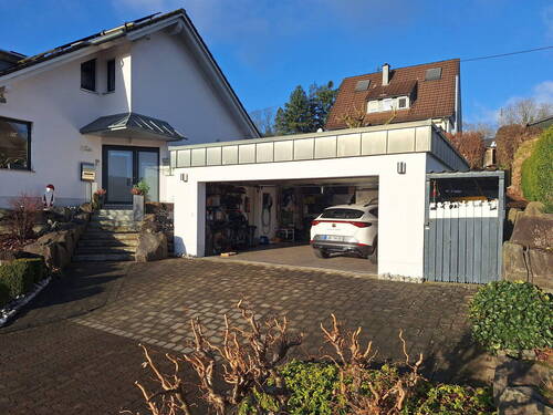 Garage + Eingang - 