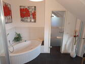Bad-Obergeschoss Badewanne WC - 