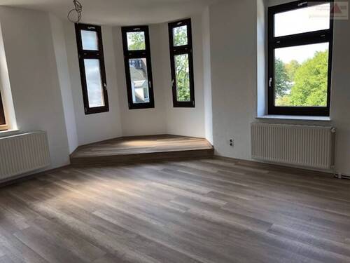 Wohnzimmer - Schöne 4-Zimmer-Wohnung auf der Bärensteiner Straße in Annaberg!