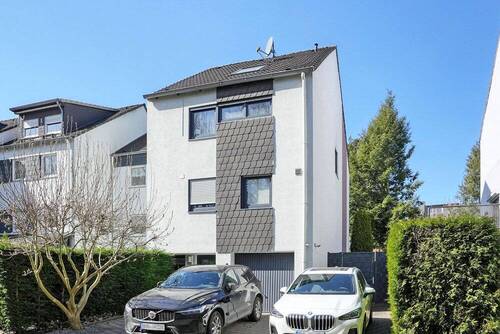 Vorderseite - 4 Zimmer Reihenendhaus zum Kaufen in Bochum