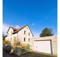 Oberursel: Solide Doppelhaushälfte mit großzügigem Grundstück und guter Infrastruktur