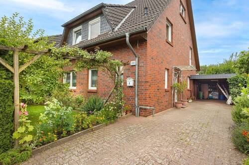 solide gepflasterte Einfahrt mit Carport - Doppelhaushälfte mit 146,50 m² in Hamburg zum Kaufen