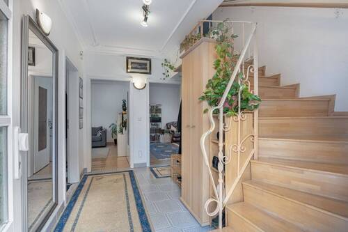 in diesem Raumwunder mit 9 Zimmern - 