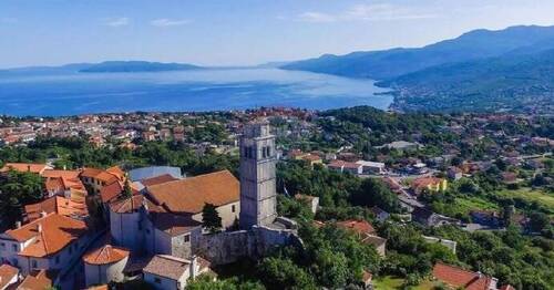 1 2 - 4-Zimmer-Neubauwohnung bei Rijeka mit Balkon