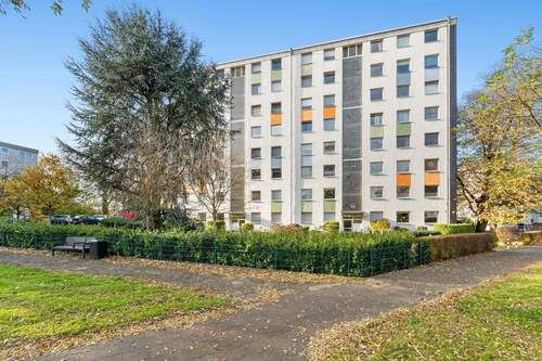 Haus - 2 Wohnungen zusammegelegt 128 qm+ Balkon+ TG Stellplatz+EG