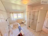 helles Badezimmer - 