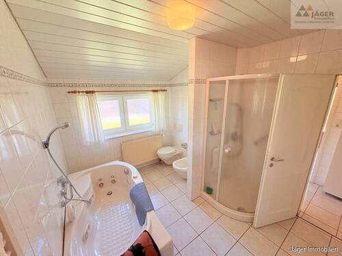 helles Badezimmer - 