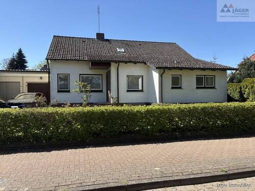 Vorderansicht - RESERVIERT !!! - 277.800,00&nbsp;EUR Kaufpreis, ca.&nbsp; 156,00&nbsp;m&sup2;&nbsp;Wohnfl&auml;che