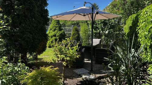 Sitzgruppe_im_Garten.jpg - Mehrfamilienhaus, Wohnhaus zum Kaufen in Erfurt