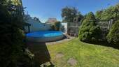 Pool_mit_Rasen.jpg - 