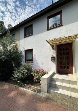 Außenansicht - Idyllisch mit ausgebautem Dachraum