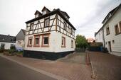 Hausansicht - Freistehendes Einfamilienhaus mit Potenzial in Otterberg **6 Zimmer, 121 qm Wohnfläche**