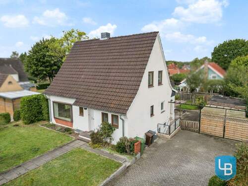 Solides Einfamilienhaus - 6 Zimmer Einfamilienhaus in Preetz